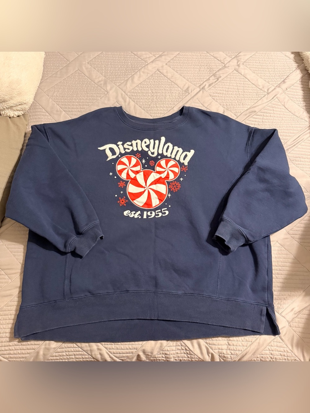 Disneyland Mickey Mouse Icon Peppermint Swirl Holiday Pullover Sweatshirt XL